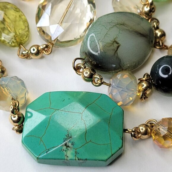 Green Glass Bead Long Necklace - Picture 7 of 11